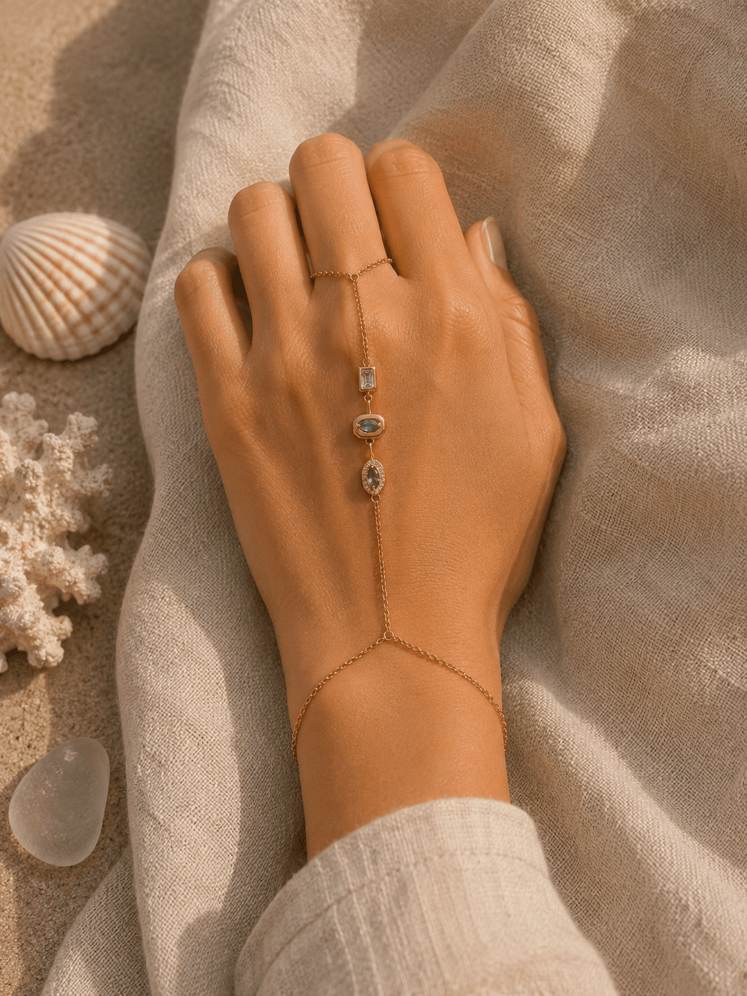 Veyra Hand Chain 2