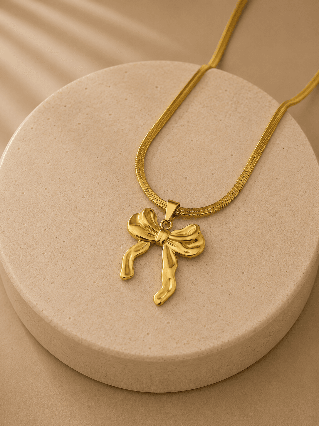 Bow Pendant Necklace 2